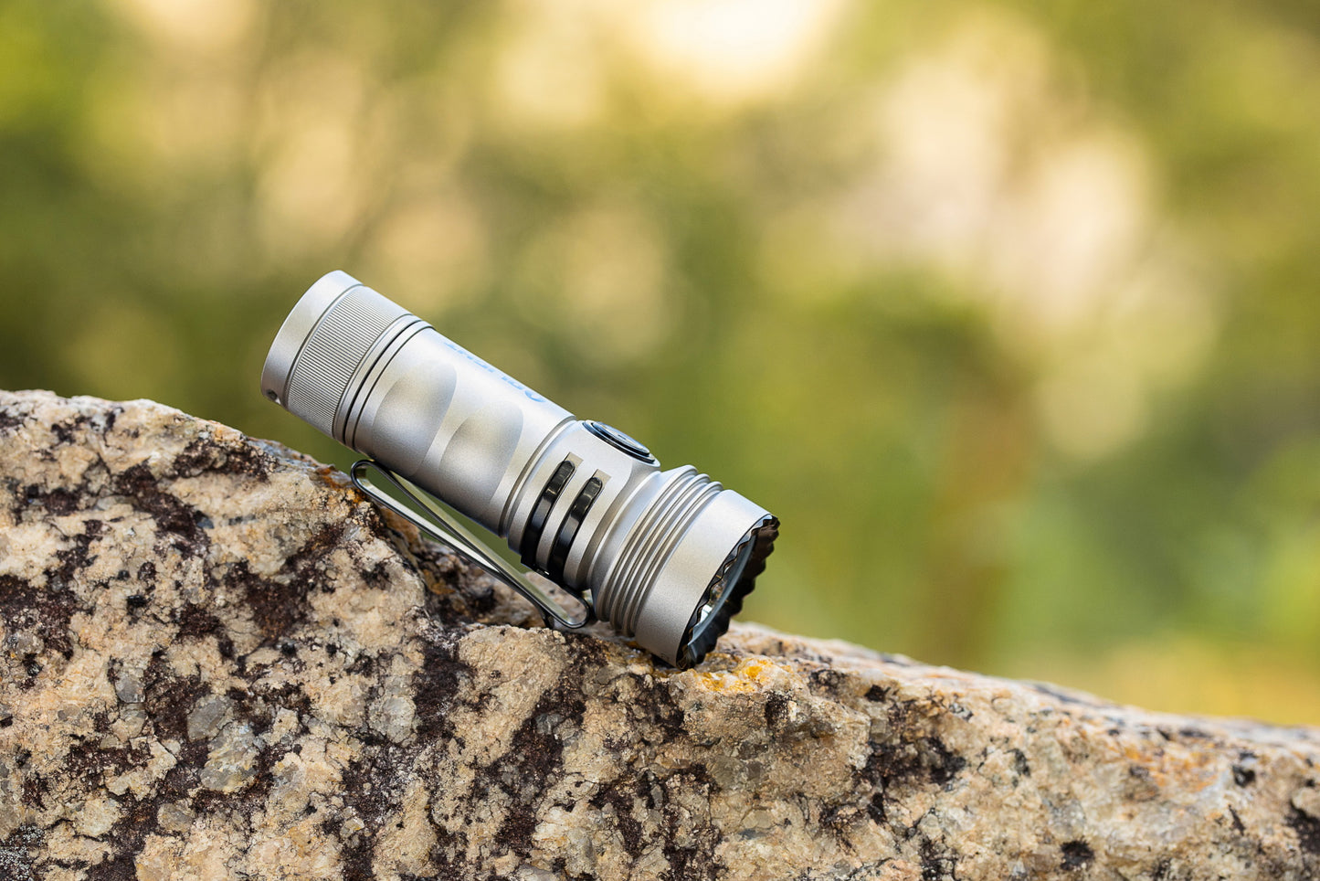 OLIGHT SEEKER 4 MINI TI + UV