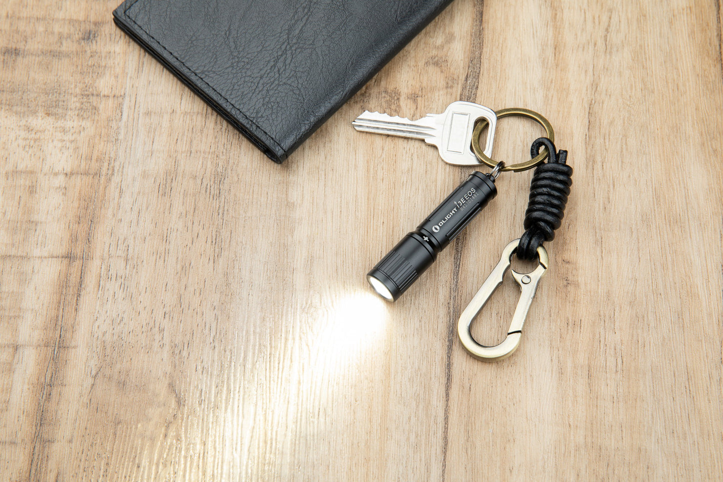 OLIGHT I3E EOS