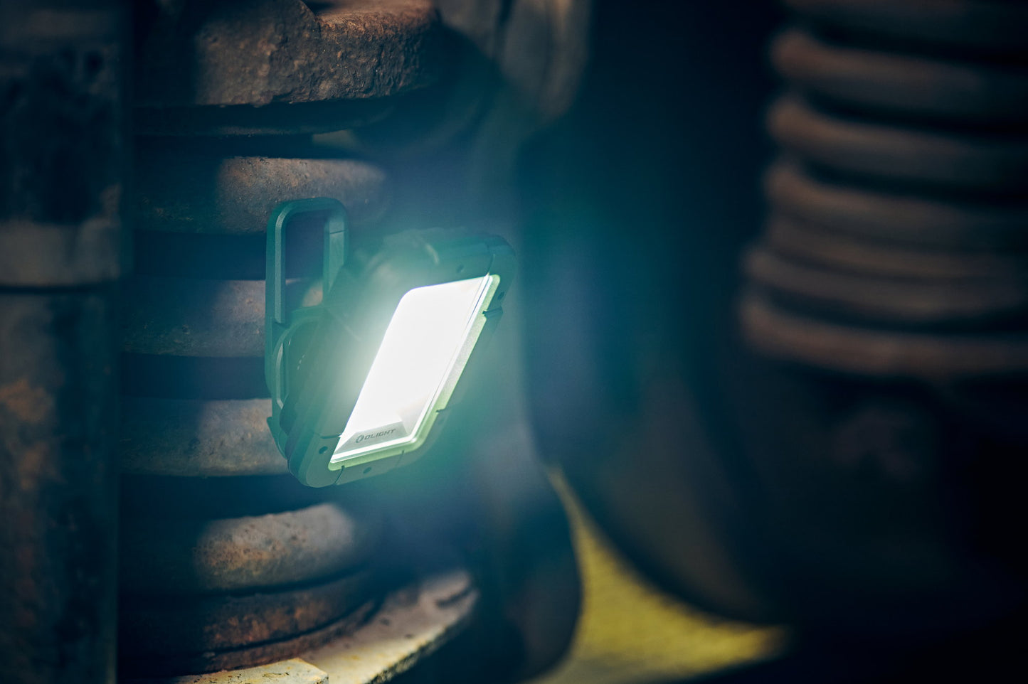 OLIGHT SWIVEL PRO MAX