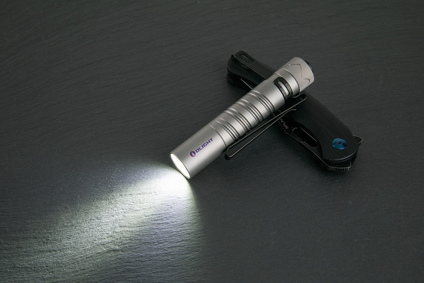 OLIGHT i5R EOS