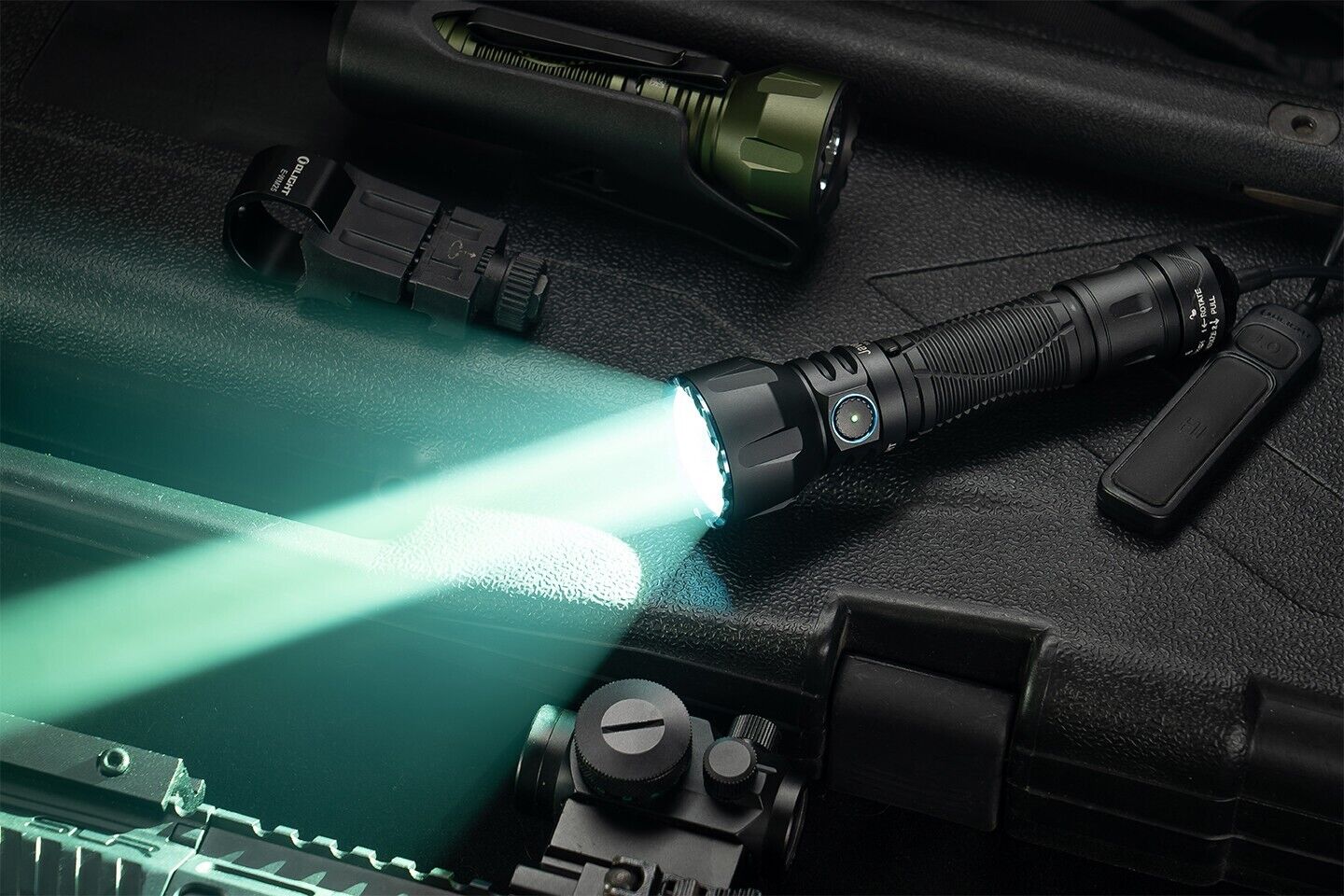 OLIGHT JAVELOT LONG RANGE OUTRANGE FLASHLIGHT
