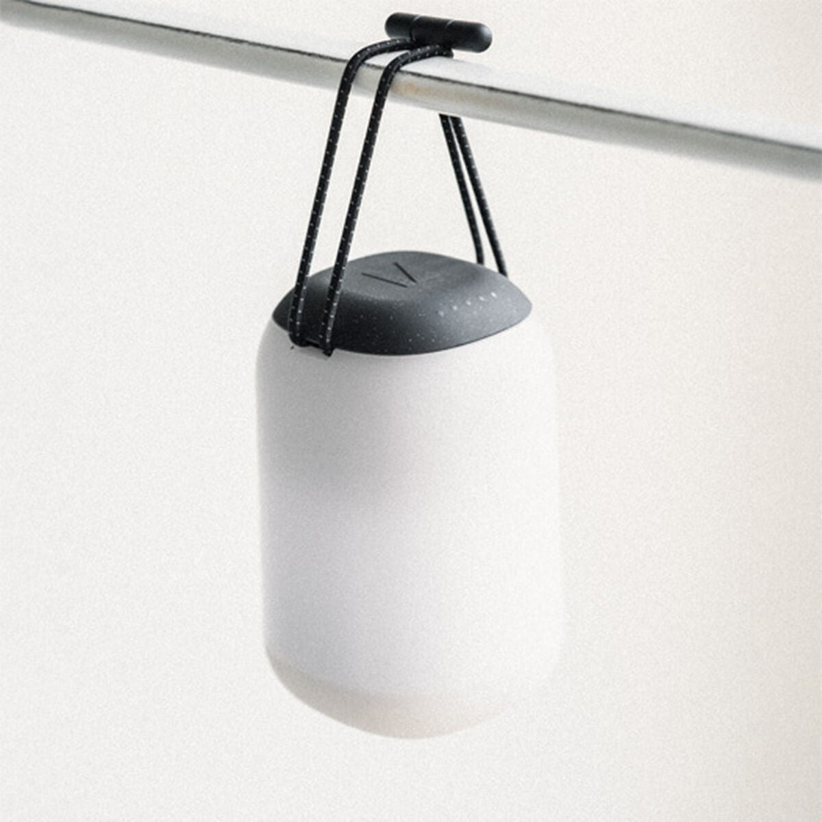 LANDER BOULDER LANTERN (LANTERN + CHARGING HUB)