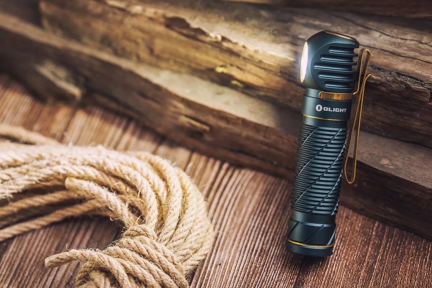 OLIGHT PERUN 2