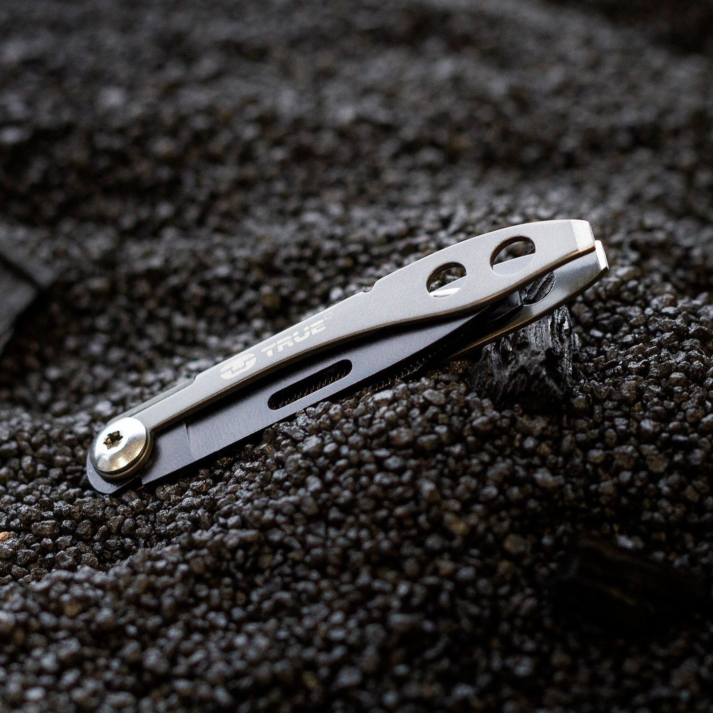 TRUE UTILITY TWEEZER TOOL