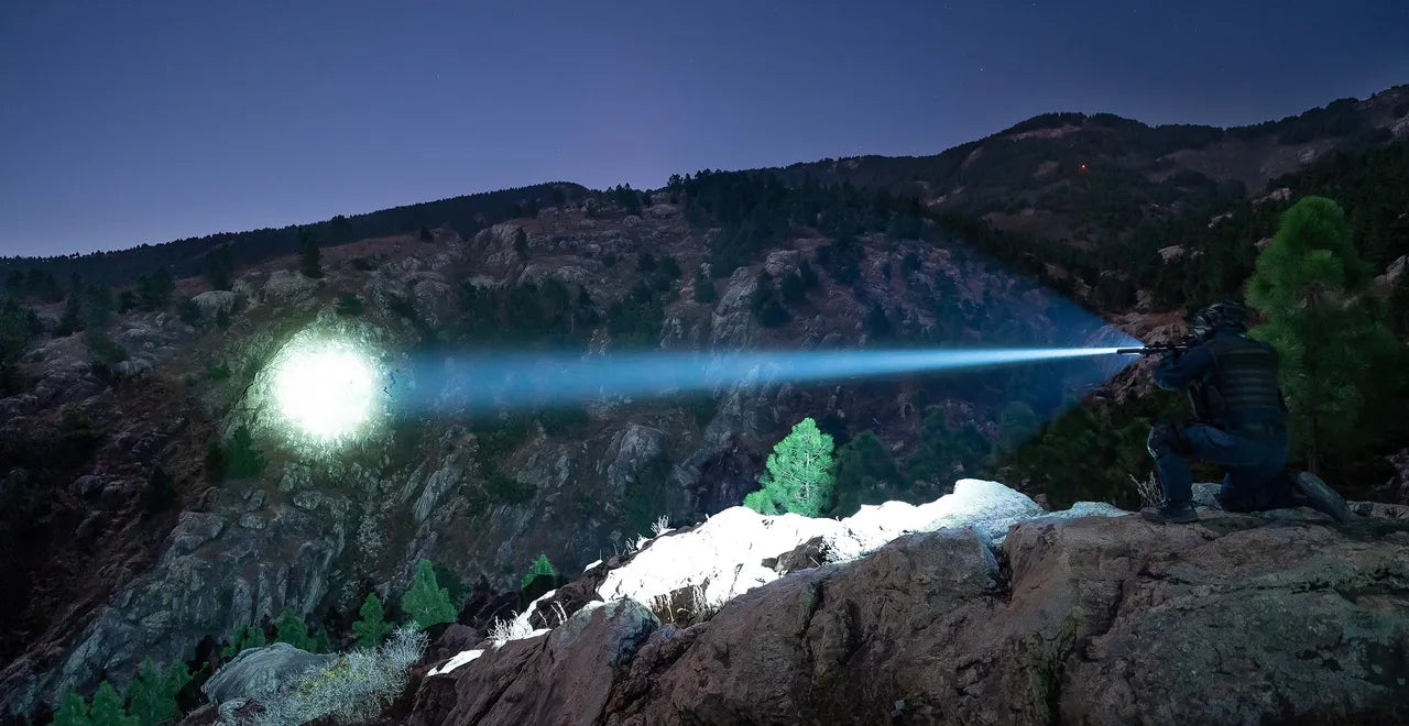 OLIGHT JAVELOT LONG RANGE OUTRANGE FLASHLIGHT