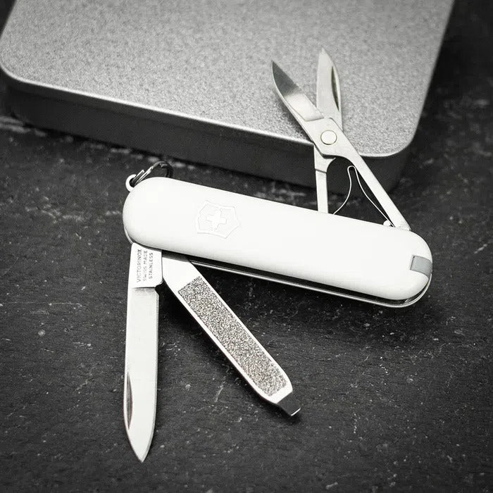 VICTORINOX CLASSIC SD FALLING SNOW